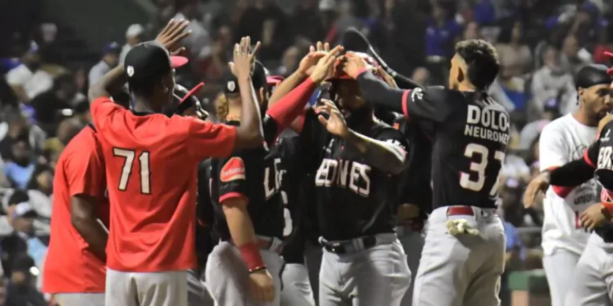 Leones-vencen-14-2-al-Licey