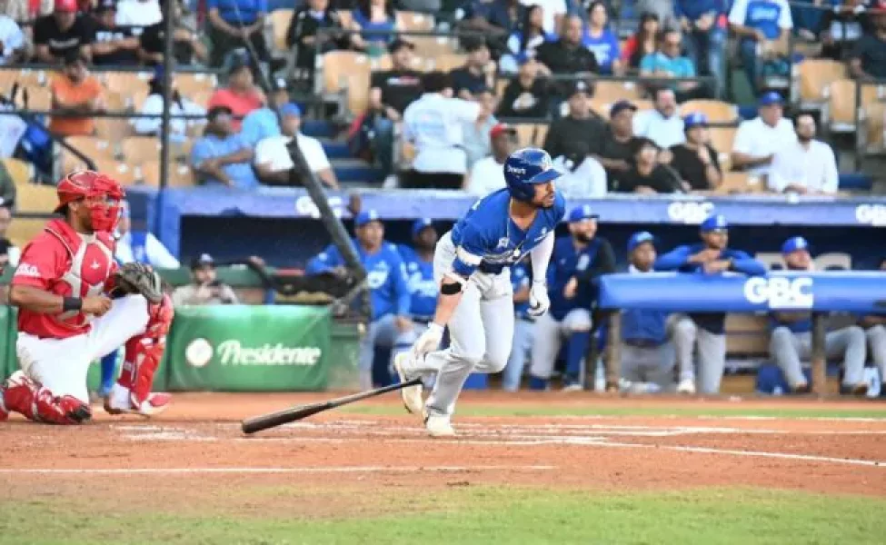 Los-Tigres-del-Licey-obtuvieron-una-cerrada-victoria-ante-los-Leones-del-Escogido-650x400