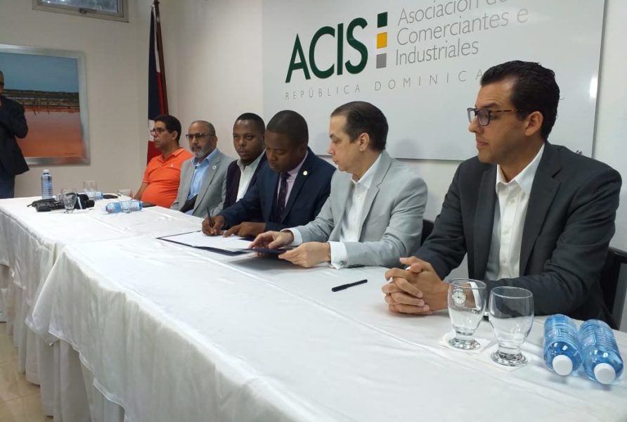 La destitución del otrora cónsul haitiano en Santiago, dio a lugar a la decisión tomada por la entidad. Foto: N Digital