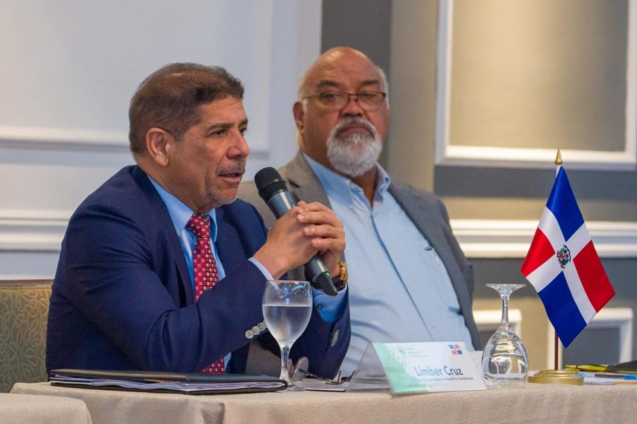 El ministro estuvo acompañado por Darío Vargas Mena, viceministro de Extensión y Capacitación de Agricultura de la República Dominicana. Foto: CDN