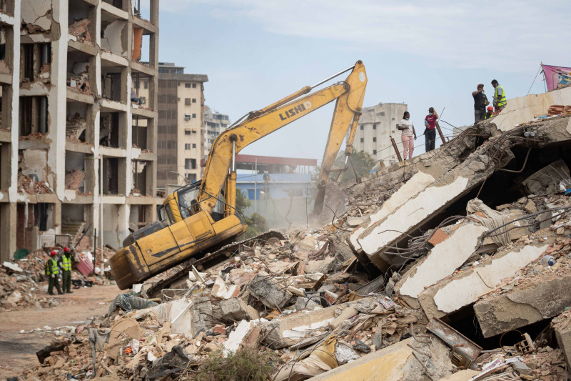 Suben a 3,899 los muertos tras el doble terremoto en Venezuela