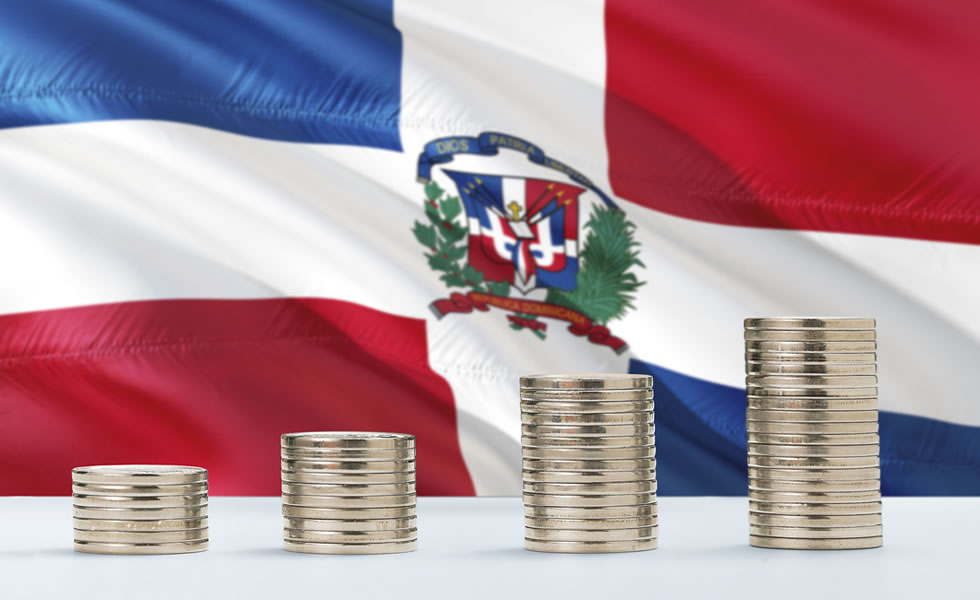 Calificadora y bancos destacan solidez económica de República Dominicana