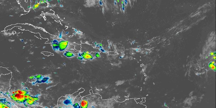 Aguaceros y tormentas eléctricas marcarán las condiciones del tiempo este martes