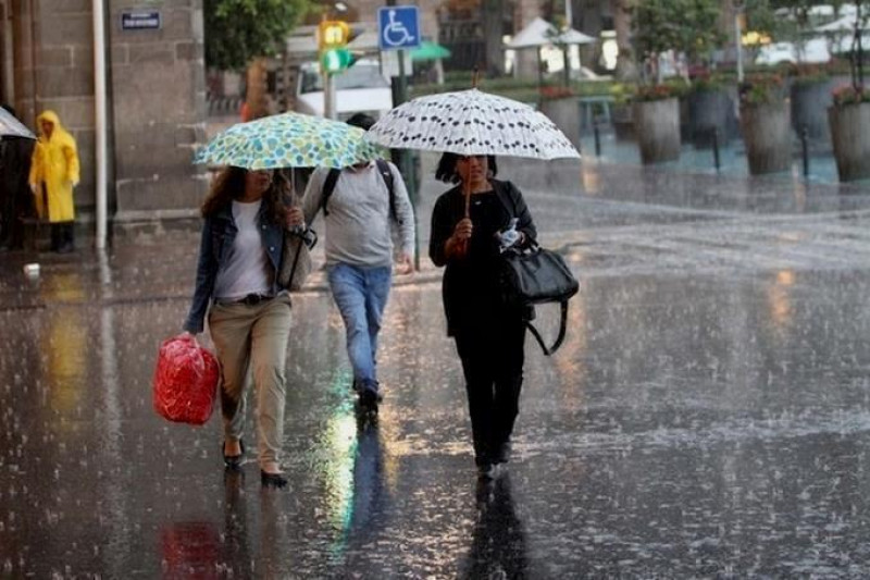 Otoño llega con lluvias por vaguada y temperaturas elevadas