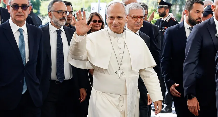 Vaticano confirma éxito de la cirugía al papa León XIV tras detectar un tumor pulmonar