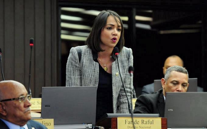 Faride raful pretende seguir en el Senado por otros 4 años. Foto: Listín Diario